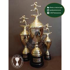 Trofeo metálico dorado c/fig fútbol femenino en base de madera