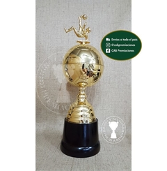 Trofeo copa pelota metálica c/fig fútbol masculino dorada en base de madera