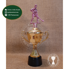 Copa plástica Fac con figura hockey femenino fucsia BE