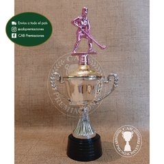 Copa plástica Fac con figura hockey femenino fucsia BE - comprar online