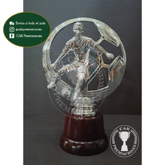 Trofeo Souvenir fútbol pelota calada plateada en base de madera