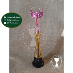 Trofeo Souvenir triunfo alado pequeño fucsia standard c/col alta en BN