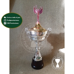 Copa plástica con asas y figura triunfo alado pequeño fucsia standard BM - Comu - - comprar online