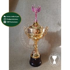 Copa plástica con asas y figura triunfo alado pequeño fucsia standard BM - Comu -