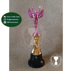 Trofeo Souvenir triunfo alado pequeño fucsia standard c/col baja en BN