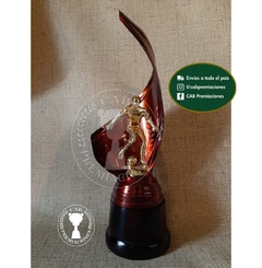 Trofeo metálico c/ figura fútbol jugador plás. BM - Envolvente -