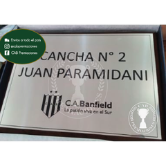 Plaqueta de madera con chapa aluminio grabada láser - comprar online