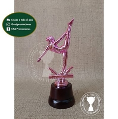 Trofeo Souvenir gimnasia artística - danza fucsia en base de madera