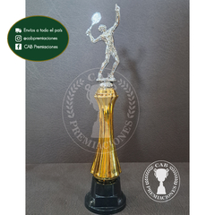 Trofeo Souvenir tenis masculino tennis plateado c/col alta en BN