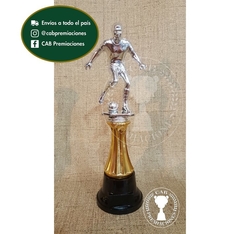 Trofeo Souvenir fútbol jugador plateado c/col baja en BN