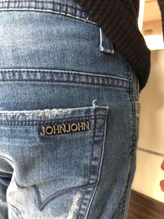 Calça jeans john john na internet