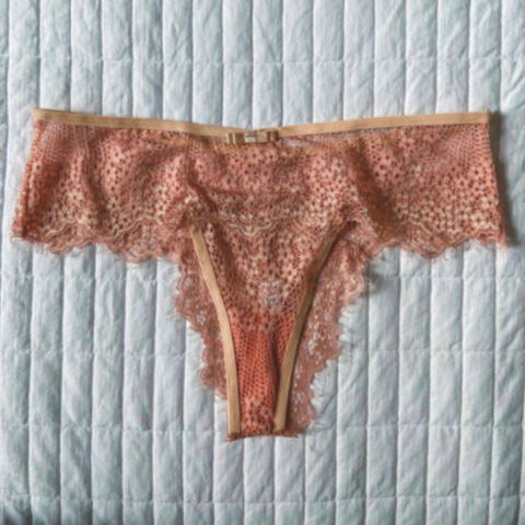 BABY PINK LACE THONG