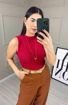 CROPPED TRICÔ MODAL ALONGADO - HELLO, MARIA!  Lojas de Roupa Feminina - Blusas - Camisas - Shorts - T-Shirts - Saias - Vestidos - Calças - Hellomaria - Aproveite pra Economizar E Garantir os Looks que São Tendência da Moda. Corre pro Site. As Últimas Novidades da Moda Feminina. Acesse 