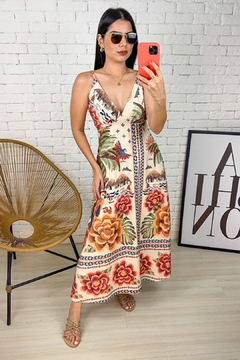 VESTIDO MIDI ALÇA FINA DECOTE INSPIRAÇÃO na internet