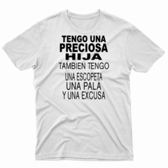 Remera Unisex Manga Corta TENGO UNA PRECIOSA HIJA 01 - comprar online