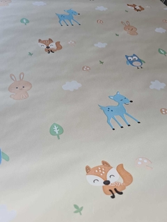 Papel de parede com diversos animais com fundo bege