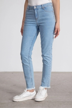 JEAN SKINNY LIGHT BLUE - comprar online