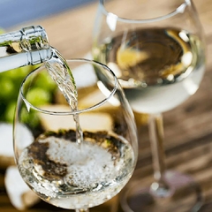 Vinho Almadén Frisante Moscatel Blanc Suave Branco 750ml