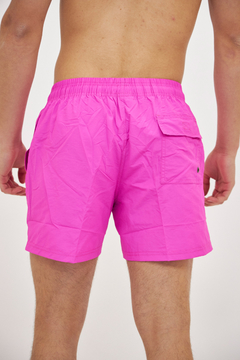 SHORT DE BAÑO LISO FUCSIA en internet