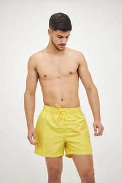 SHORT DE BAÑO LISO AMARILLO