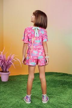 Conjunto Infantil Kukie com cropped e shorts saia estampa girafas e floresta na internet