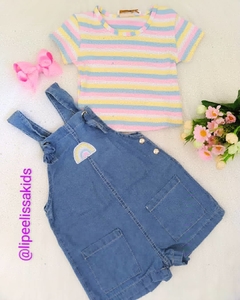 Jardineira Infantil kukie jeans e cropped em malha canelada.