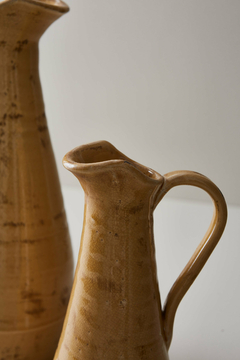 Jarra de cerámica color camel Crux - Dos tamaños en internet