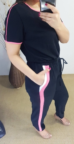 CALÇA JOGGER PRETO C/ VIVO ROSA na internet