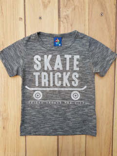 CONJUNTO INFANTIL MENINO CAMISETA SKATE TRICKS + BERMUDA VERÃO PIPA na internet