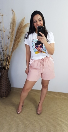 SHORT FEMININO COM DETALHE BRANCO NO BOLSO ROSA