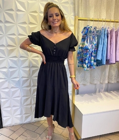 VESTIDO FEMININO MIDI OMBRO A OMBRO PRETO na internet