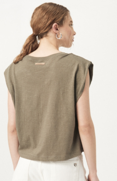 REMERA SHOULDER PLAIN - comprar online