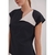 Blusa Flavia Bicolor Tech com detalhe em preto e branco, modelo moderno e elegante.