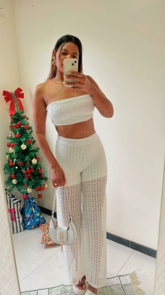 Conjunto em Renda Calça Pantalona Com Forro Cropped Com Bojo De Amarrar na internet