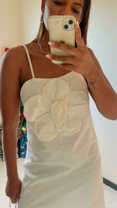 Vestido Longo Feminino Flor No Busto Tendência Verão Elegante Sofisticado na internet