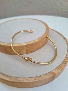 Bracelete Nó Liso Banho de Ouro 18K na internet