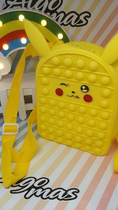 MOCHILAS PICACHU POP IT - comprar online