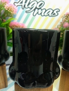 TAZA 3D BLACK HUELLITAS - Algo Mas