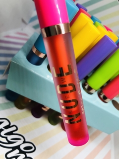 BRILLO LABIAL CAMBIA COLOR MISS BETTY