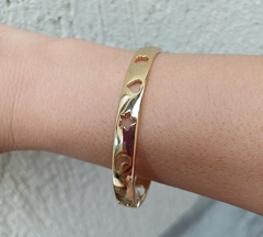 Bracelete dourado Luana na internet