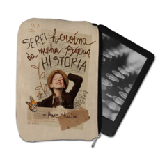 Capa Protetora Sleeve Case para Kindle Linha Anne with an E 016 - comprar online