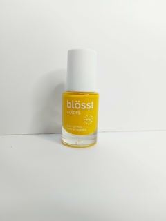 Esmalte 44 amarillo fresia Blosst