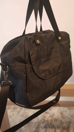 Bolsa em Nylon Amassado, cor Preta - comprar online