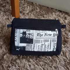 Nécessaire Jornal, com 2 bolsos externos