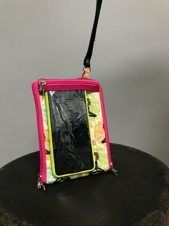 Porta celular com visor transparente