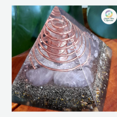 PIRÂMIDE ORGONITE QUARTZO ROSA 8 cm