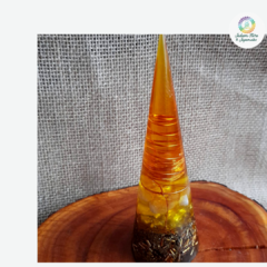 CONE DE ORGONITE CITRINO 17 cm