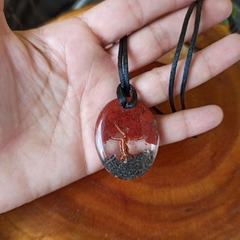 COLAR ORGONITE OVAL JASPE VERMELHO - comprar online