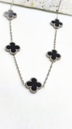 Colar Choker Com 5 Trevos Preto - comprar online