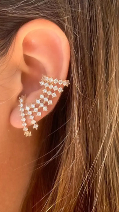 Brinco ear cuff cravejado em zircônias cristais